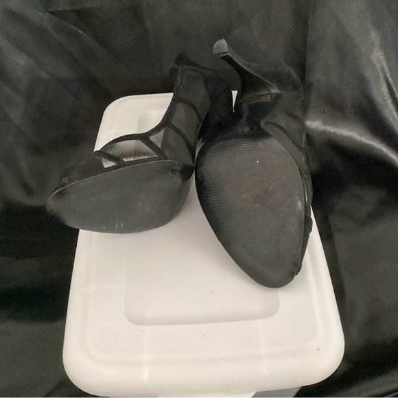 Women’s heels size 8, black - Picture 2 of 5
